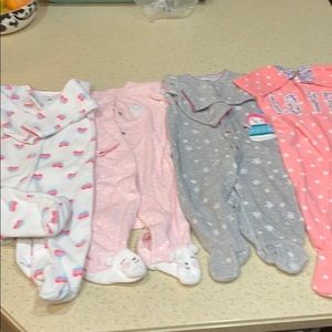 ⚡️⚡️$5⚡️⚡️Carters 6 month cozy onesie pajamas